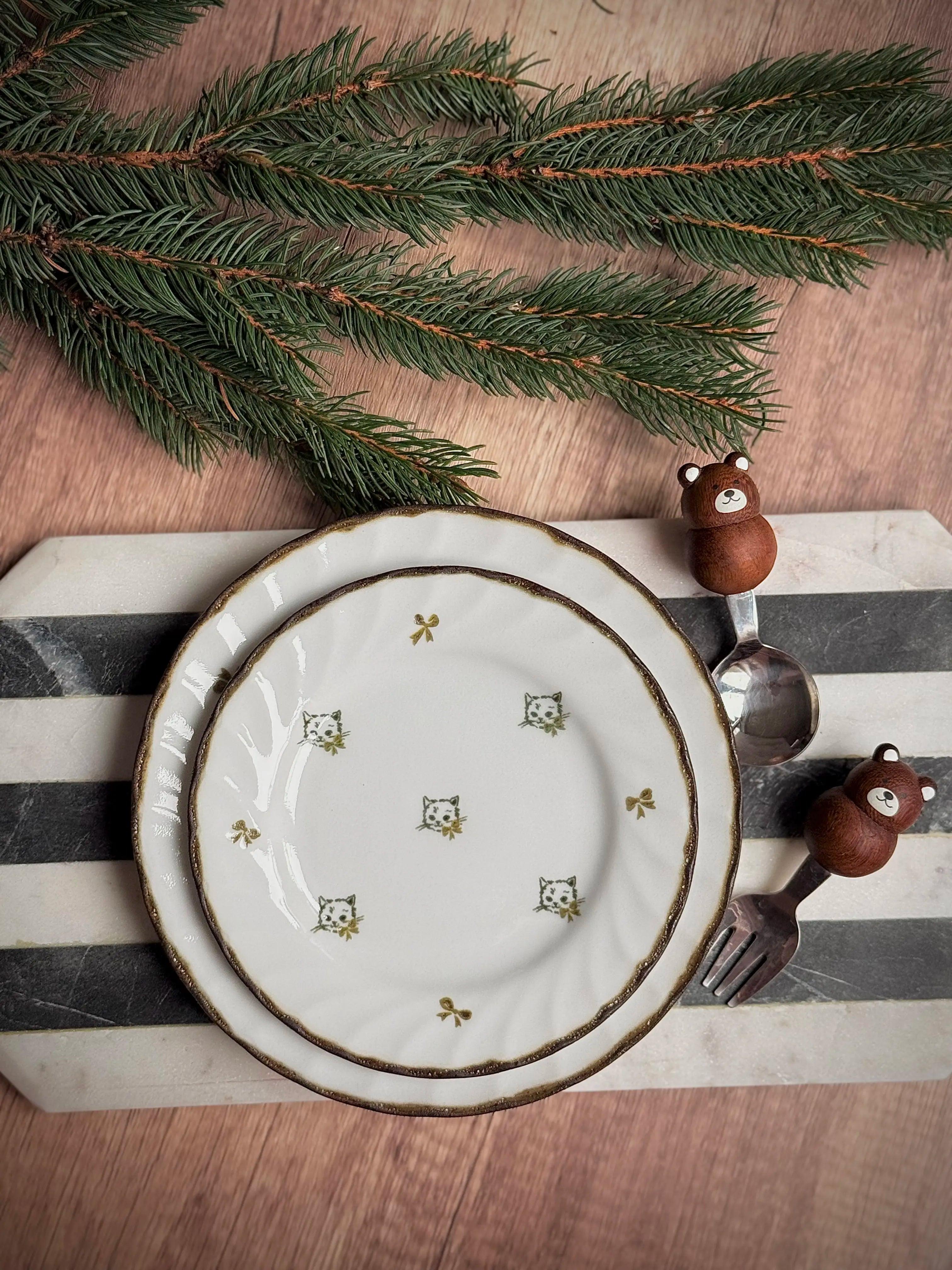 Bow Cat Plate - Above the Table