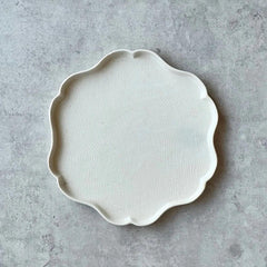 Flower-shaped Plate-White - Above the Table