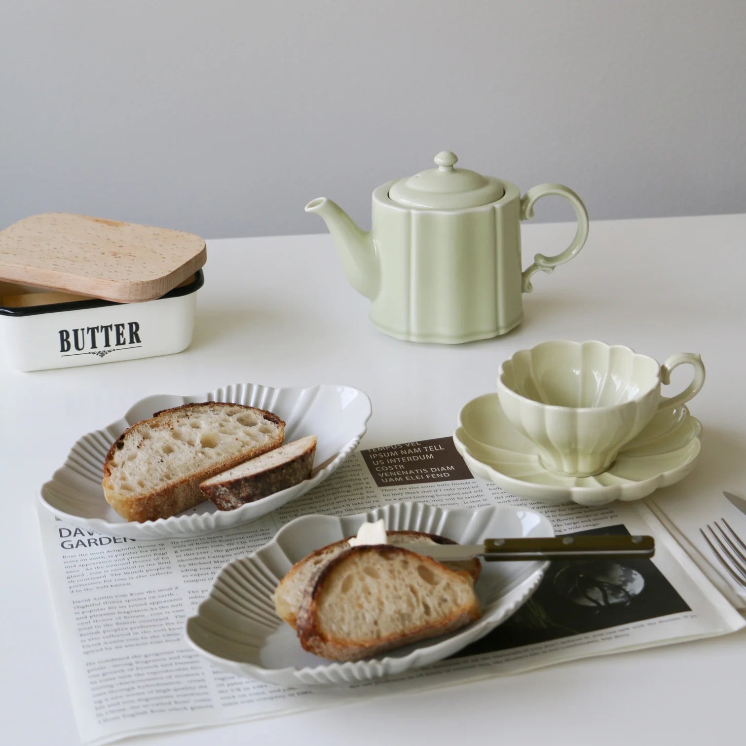 Pluie 220 Oval Plate - Above the Table