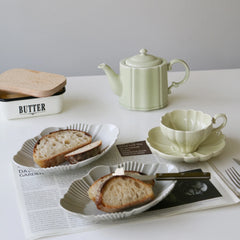 Pluie 220 Oval Plate - Above the Table