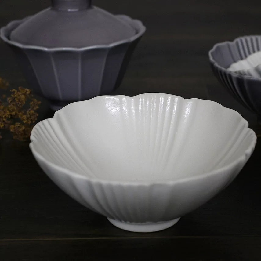 Fukurasuzume Bowl - Above the Table