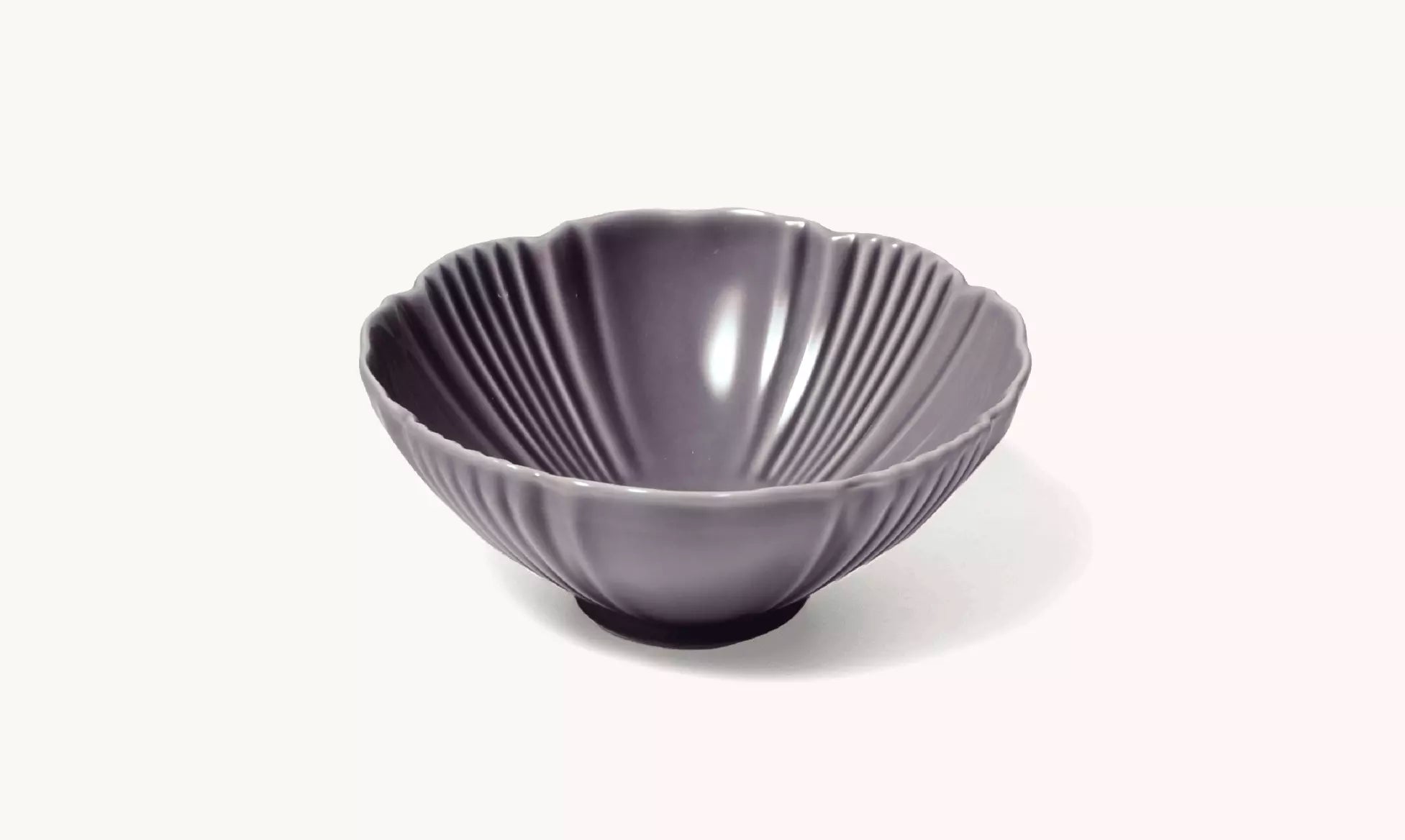 Fukurasuzume Bowl - Above the Table