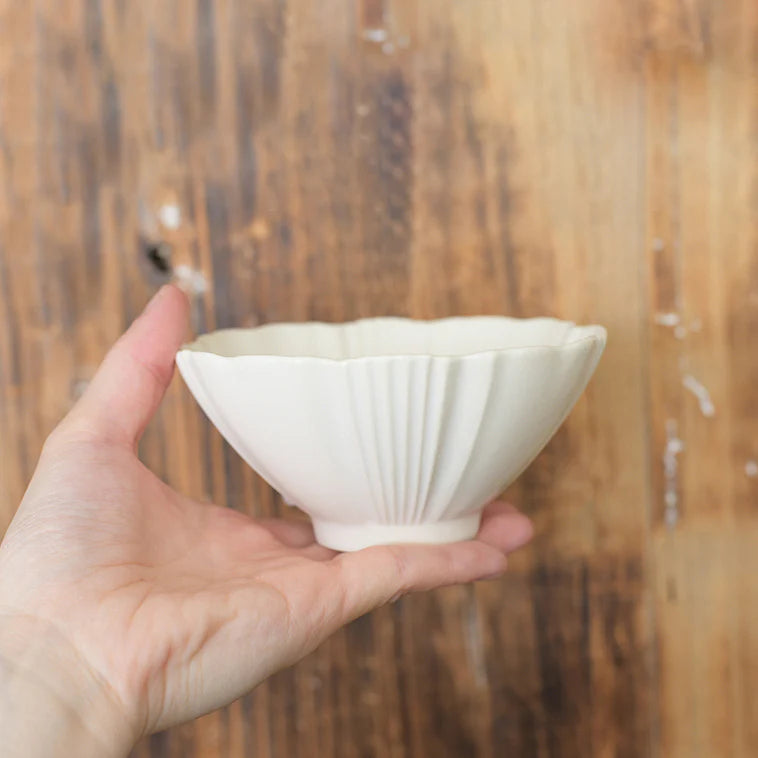 Fukurasuzume Bowl - Above the Table