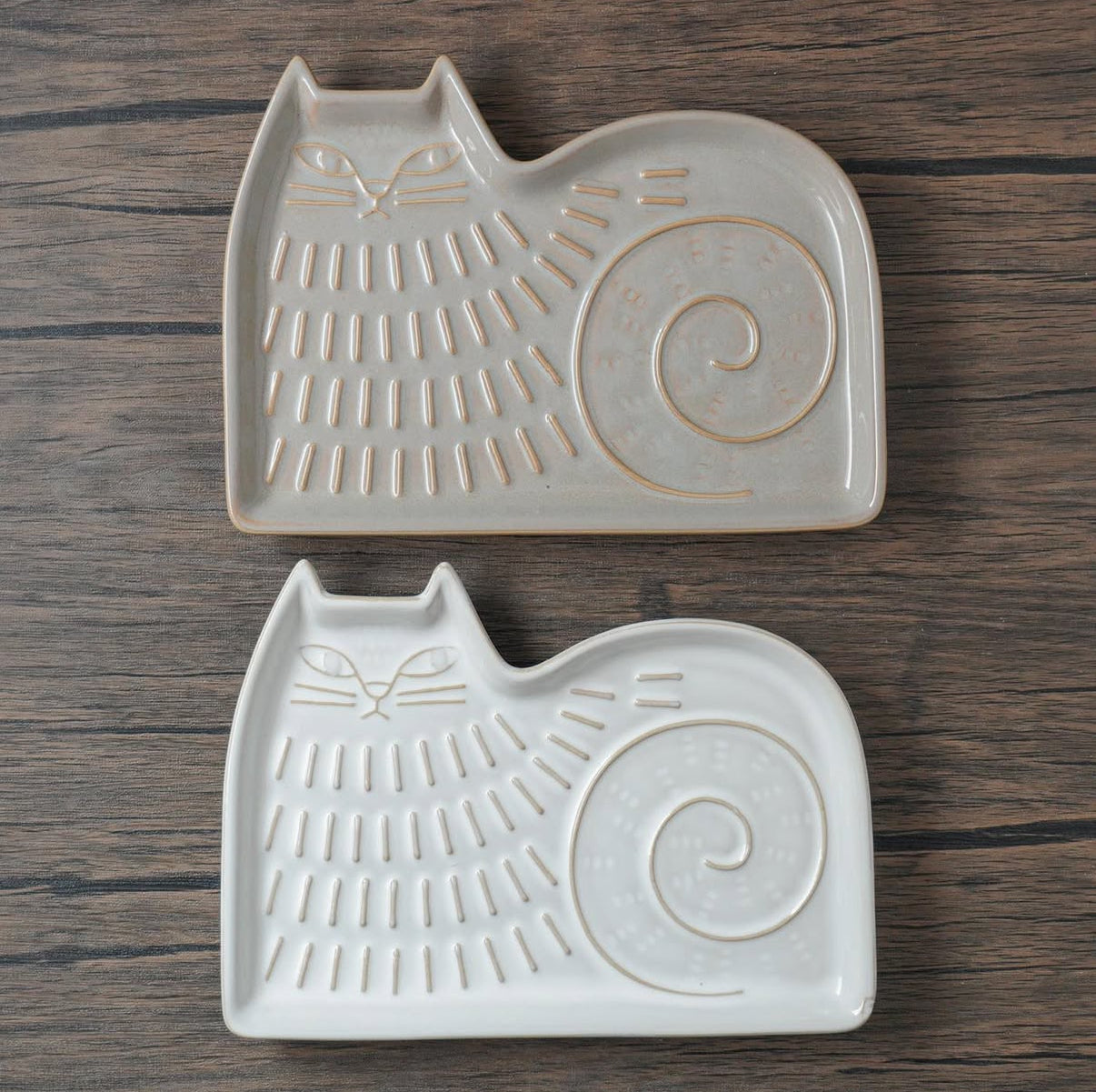 Decole Fika Cat Plate - Above the Table