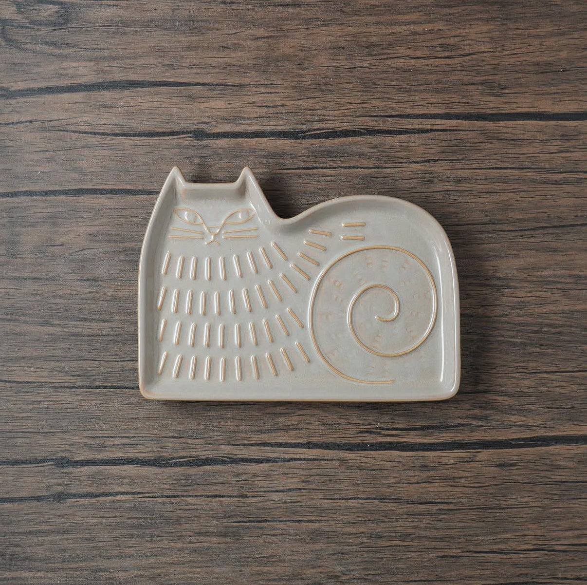 Decole Fika Cat Plate - Above the Table