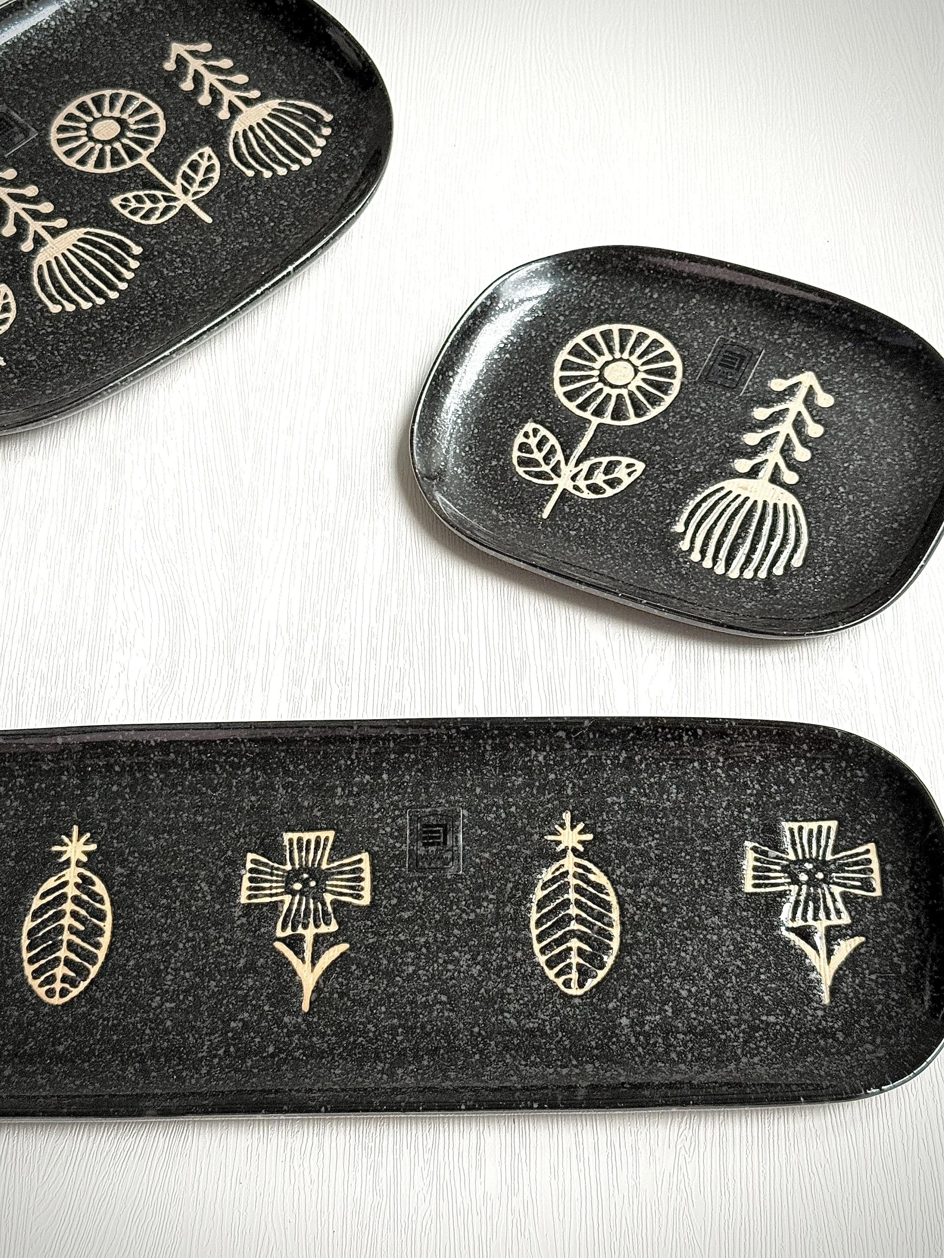 HANA Samna Plate-Black - Above the Table