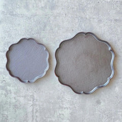 Flower-shaped Plate-Black - Above the Table