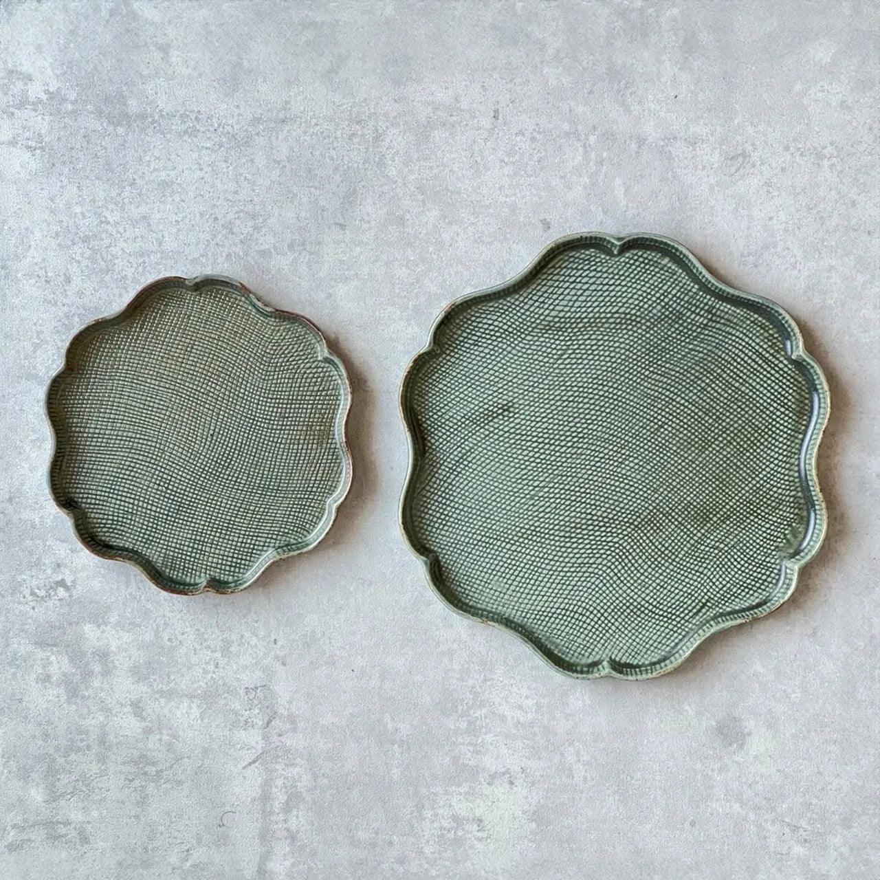 Flower-shaped Plate-Green - Above the Table