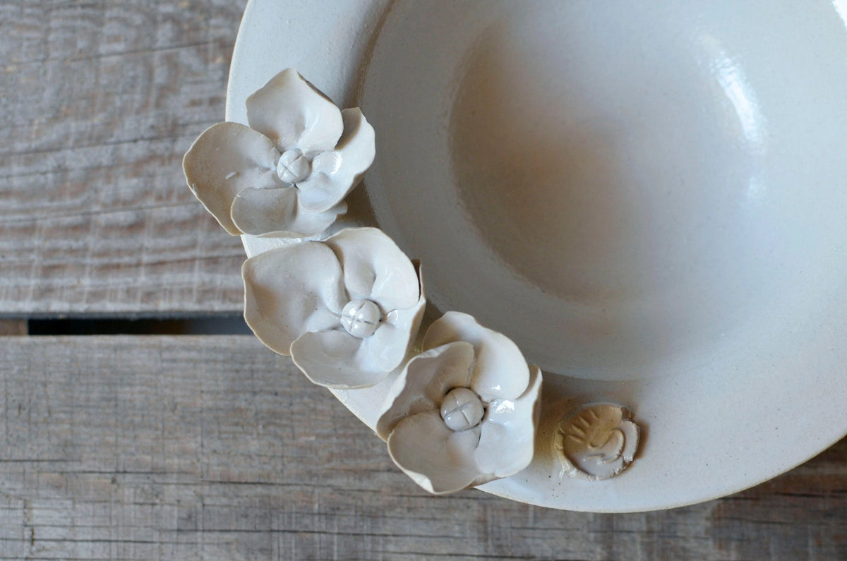 L'officina Three Little Flowers - White Stoneware Bowl