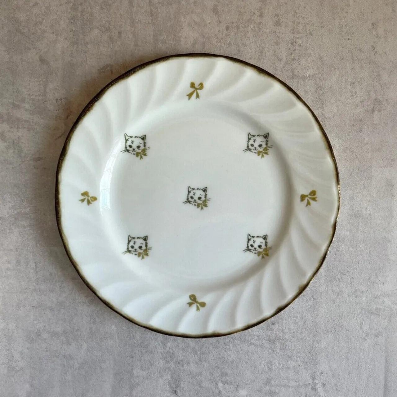 Bow Cat Plate - Above the Table