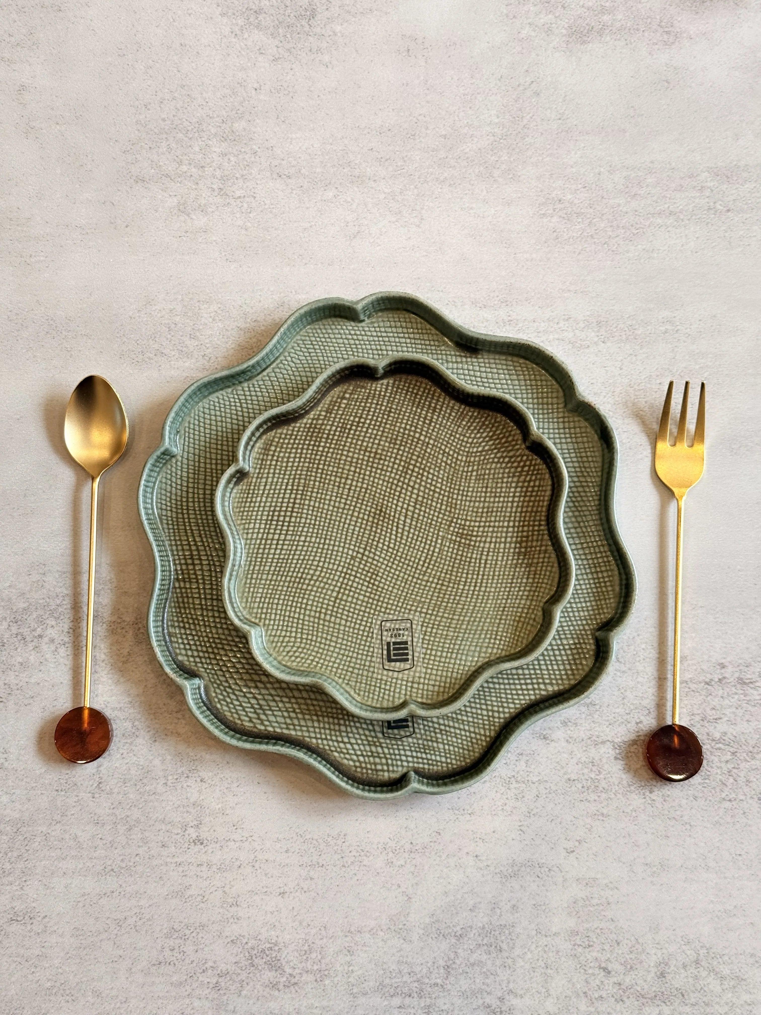 Flower-shaped Plate-Green - Above the Table