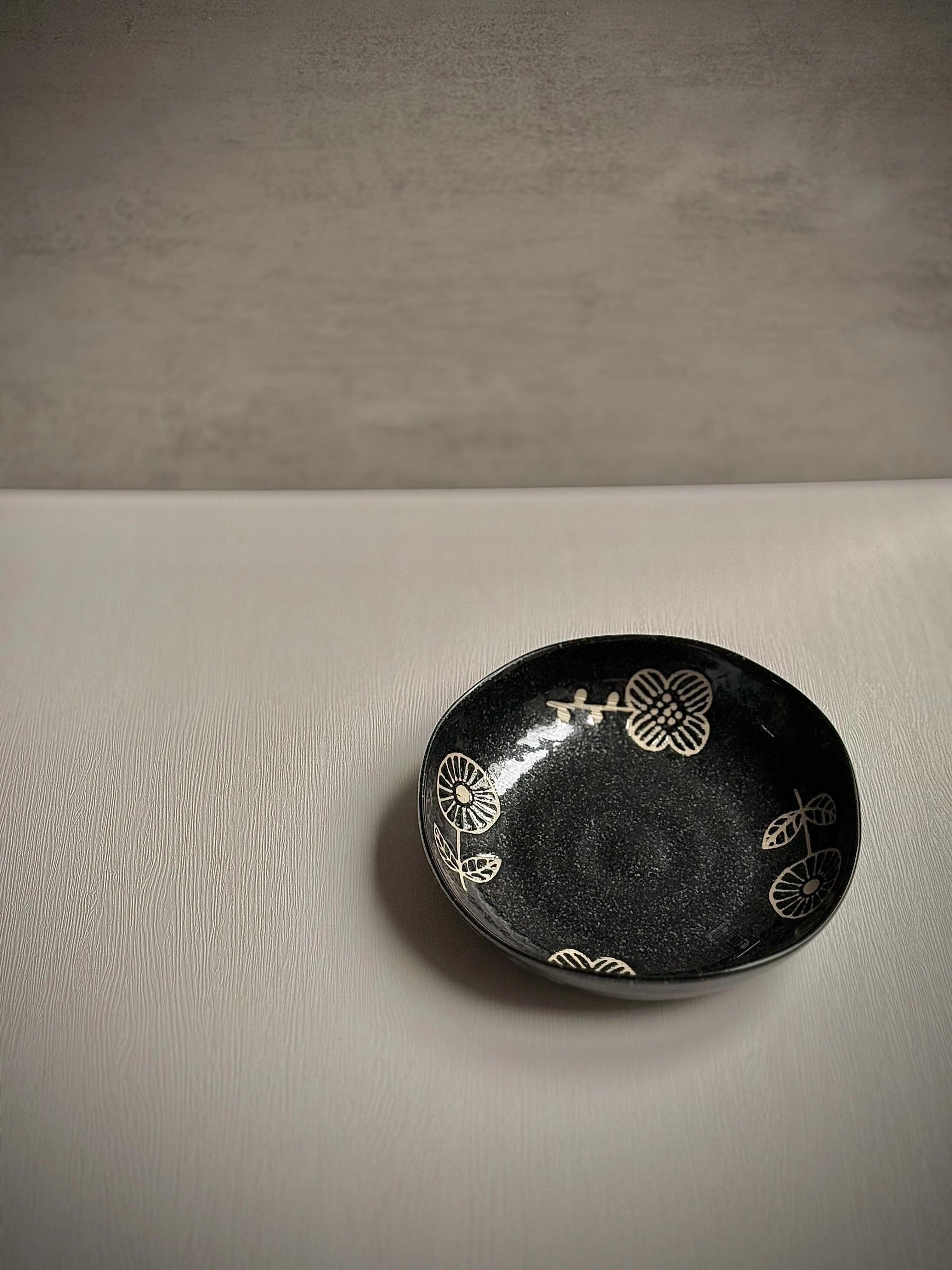HANA Shallow Bowl-Black - Above the Table