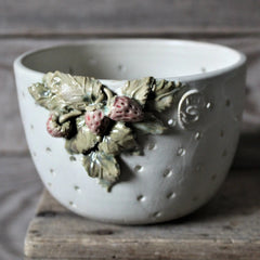 L'officina Stoneware Fruit Strainer Bowl For Berries