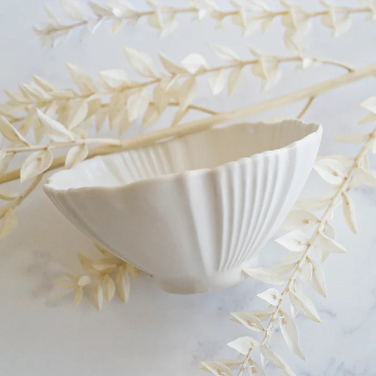 Fukurasuzume Bowl - Above the Table