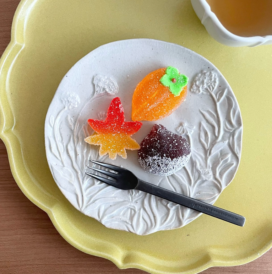 Michikusa Kozara - Above the Table