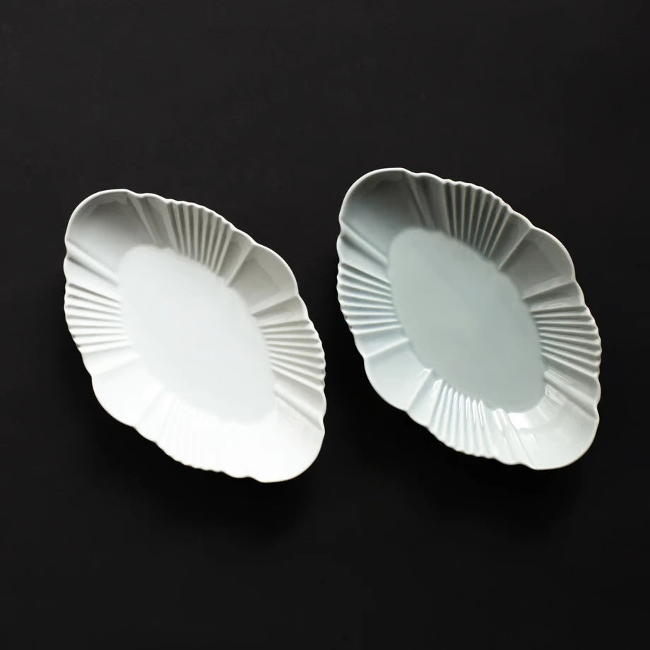 Pluie 220 Oval Plate - Above the Table