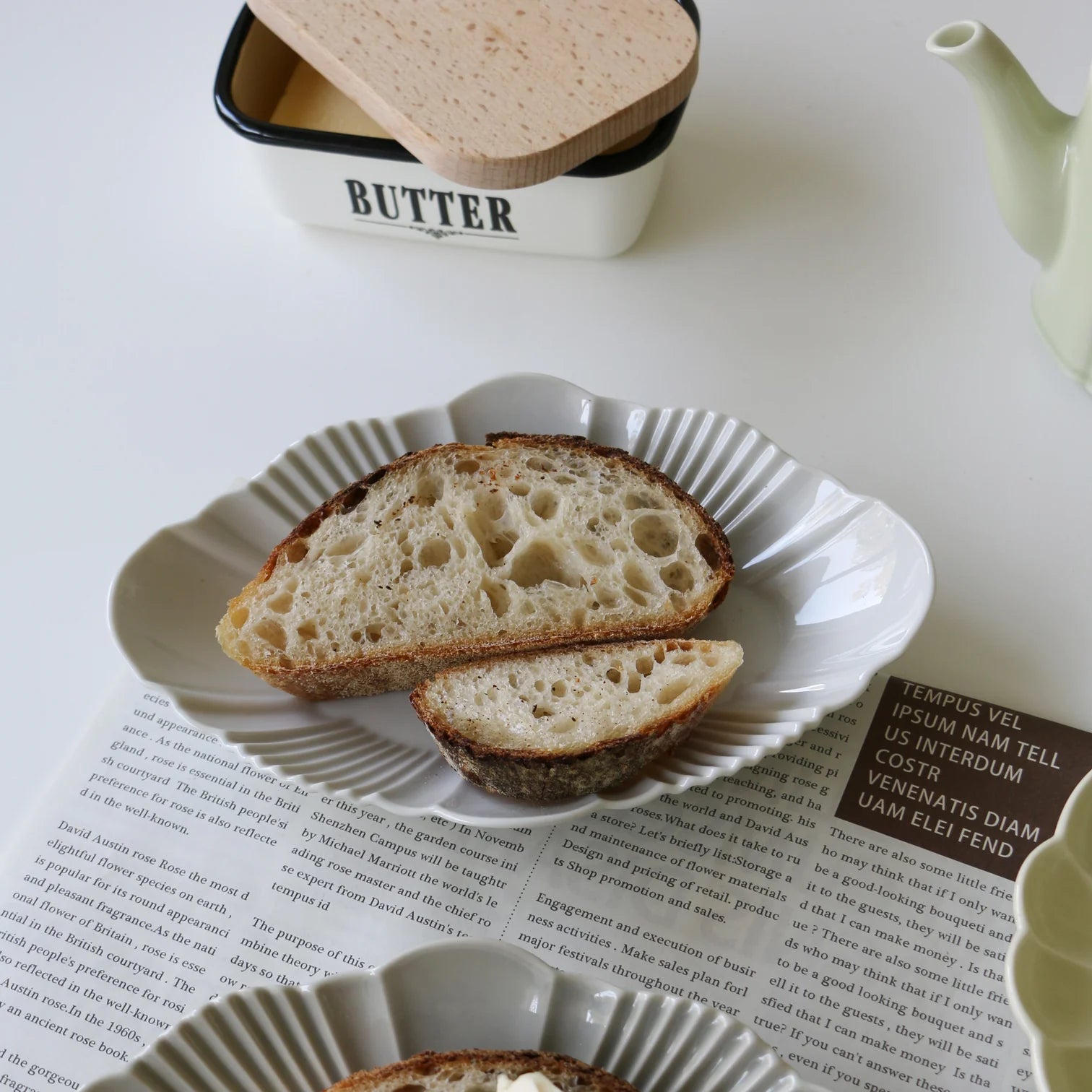 Pluie 220 Oval Plate - Above the Table